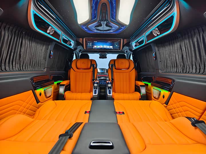 Mercedes-Benz Vito 2024 2024款 2.0T 商务版 7座