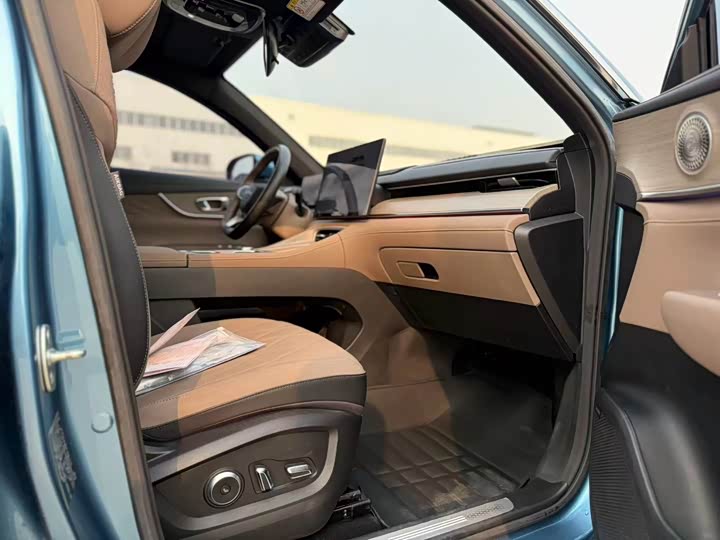 Chery Tiggo 8 Plus C-DM 2025 2025款 1.5T 116km 尊贵型 5座