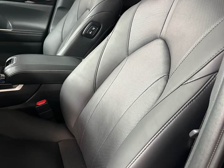 Toyota Highlander 2024 2024款 2.5L智能电混双擎两驱豪华版 7座