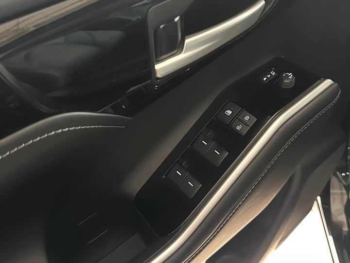 Toyota Highlander 2024 2024款 2.5L智能电混双擎两驱豪华版 7座