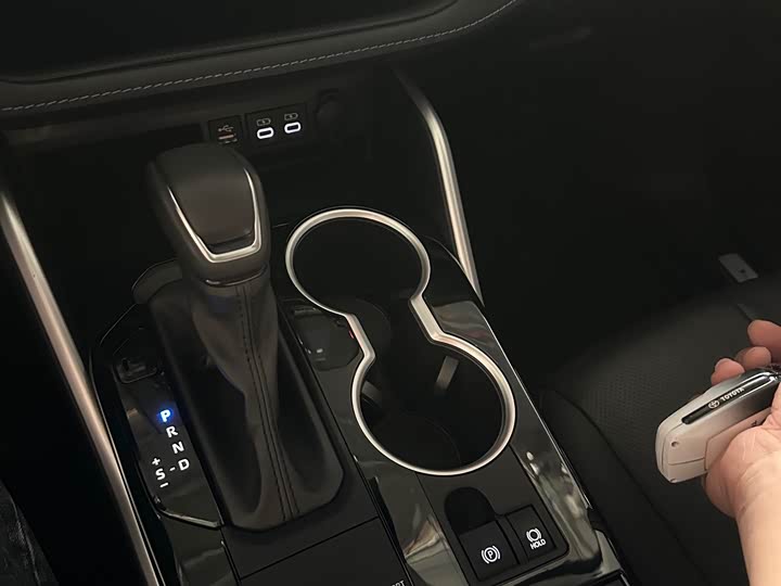 Toyota Highlander 2024 2024款 2.5L智能电混双擎两驱豪华版 7座