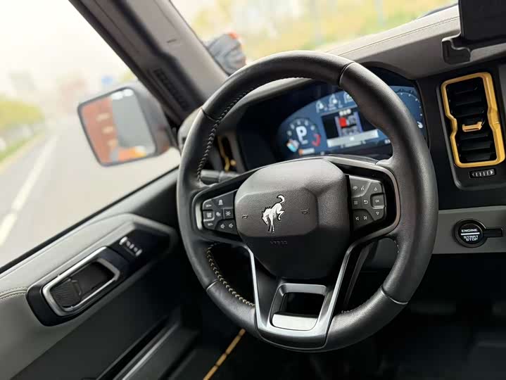 Ford Bronco 2024 2024款 2.3T 荒地