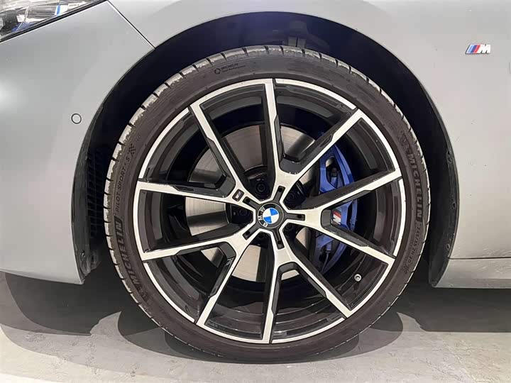 BMW 8 Series 2022 2022款 840i xDrive 四门轿跑车 M运动套装