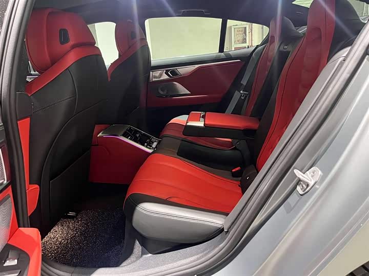 BMW 8 Series 2022 2022款 840i xDrive 四门轿跑车 M运动套装