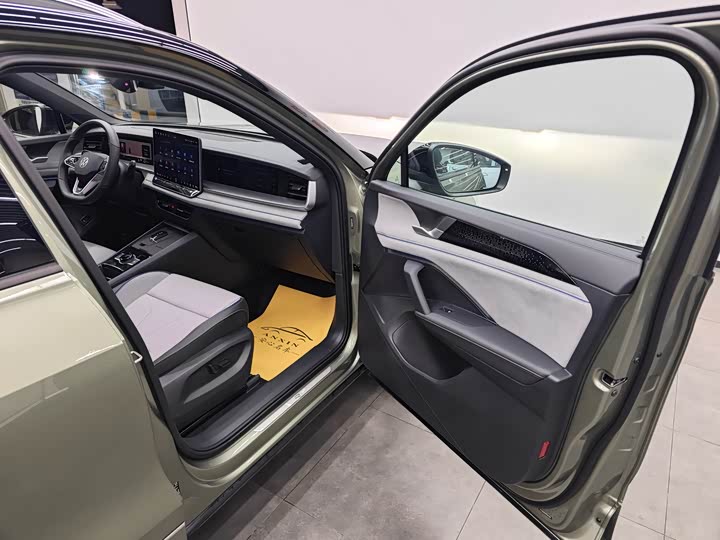 Volkswagen Tayron 2025 2025款 探岳L 380TSI 四驱豪华Easy包