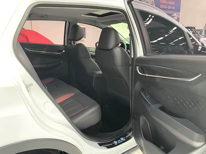 Geely Vision X3 2021 2021款 PRO 1.5L CVT尊贵型