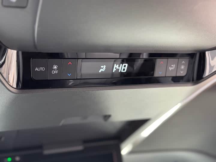 Toyota Alphard 2025 2025款 双擎 2.5L 尊贵黄金版