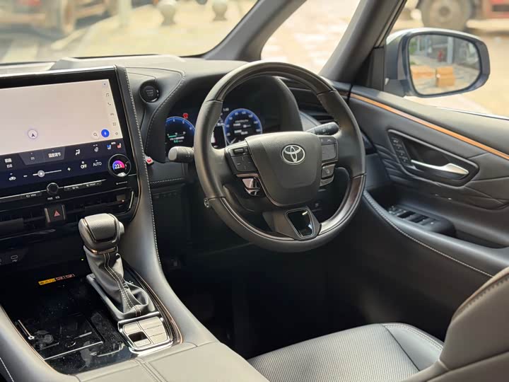 Toyota Alphard 2025 2025款 双擎 2.5L 尊贵黄金版