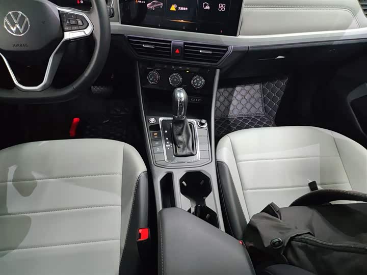 Volkswagen Bora 2025 2025款 200TSI DSG悦行导航版