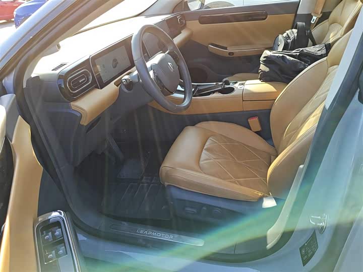 Leapmotor C01 2024 2024款 增程 316尊享版