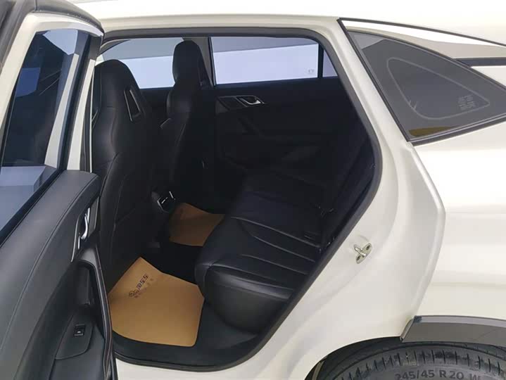 Roewe RX5 2023 2023款 1.5T 尊荣滑屏版