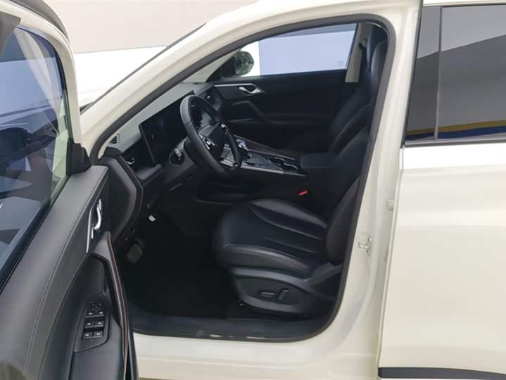 Roewe RX5 2023 2023款 1.5T 尊荣滑屏版