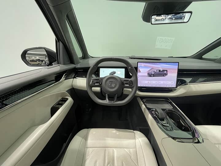 Zeekr 009 2024 2024款 七座过道版四驱 108kWh