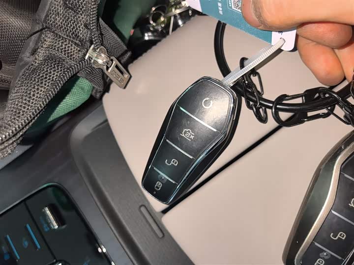 BYD Han 2025 2025款 DM-i 智驾版 125KM激光雷达旗舰型