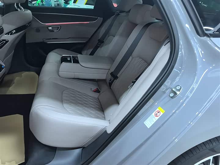 BYD Han 2025 2025款 DM-i 智驾版 125KM激光雷达旗舰型