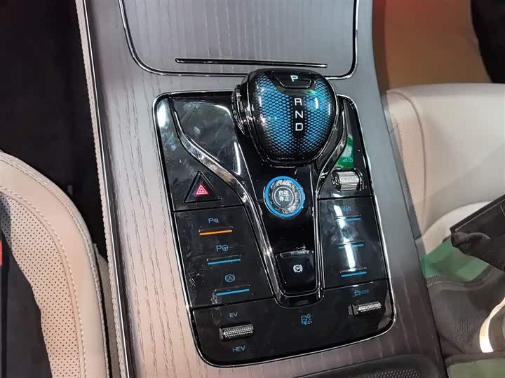 BYD Han 2025 2025款 DM-i 智驾版 125KM激光雷达旗舰型