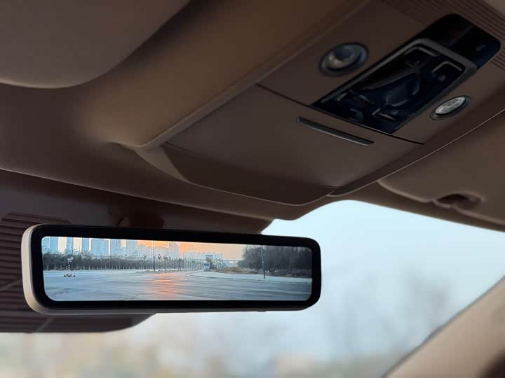 Denza D9 2025 2025款 DM-i 智驾版 1020 四驱尊荣型