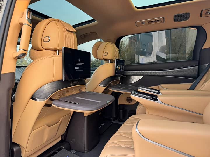 Denza D9 2025 2025款 DM-i 智驾版 1020 四驱尊荣型