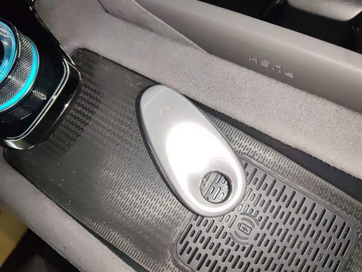 Voyah Passion 2024 2024款 PHEV 四驱超长续航行政版