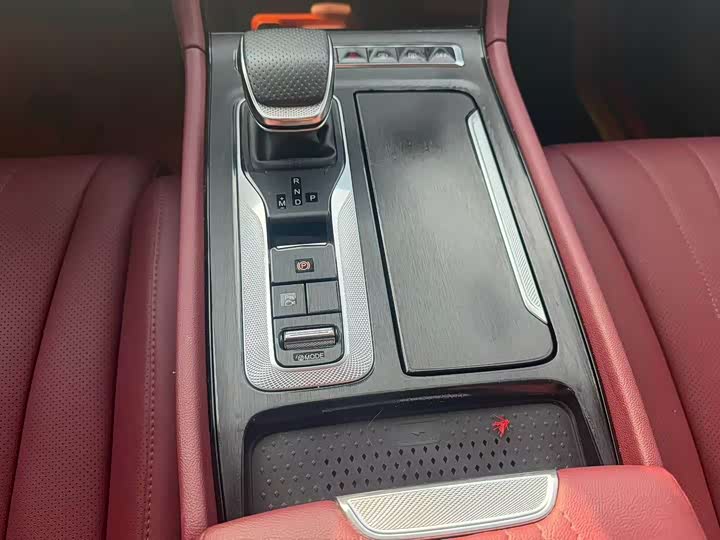 Hongqi H5 2025 2025款 2.0T 自动玄影版