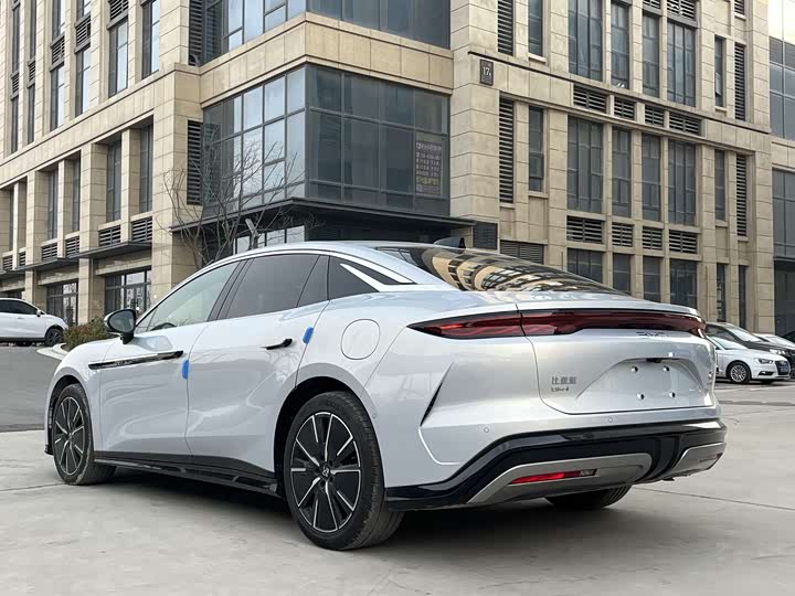 BYD Han L 2025 2025款 DM-i 200KM激光雷达旗舰型