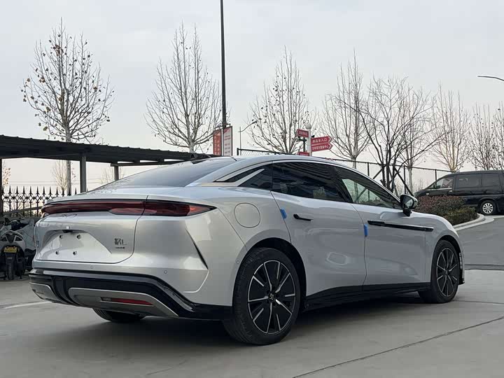 BYD Han L 2025 2025款 DM-i 200KM激光雷达旗舰型