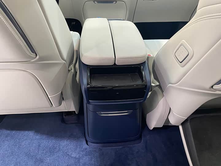 Buick GL8 Century 2025 2025款 2.0T 六座蕴世版