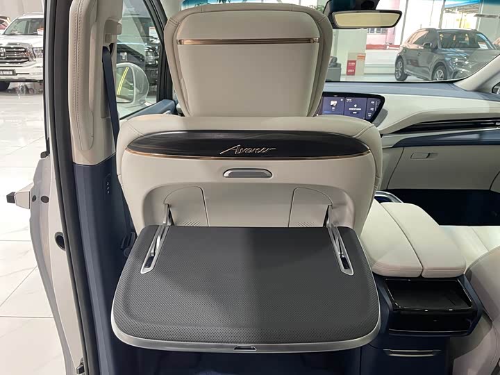 Buick GL8 Century 2025 2025款 2.0T 六座蕴世版