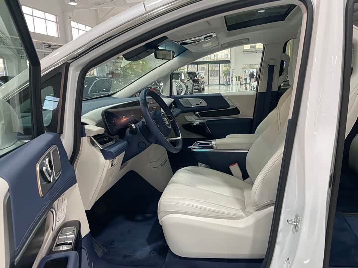 Buick GL8 Century 2025 2025款 2.0T 六座蕴世版