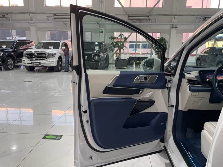 Buick GL8 Century 2025 2025款 2.0T 六座蕴世版