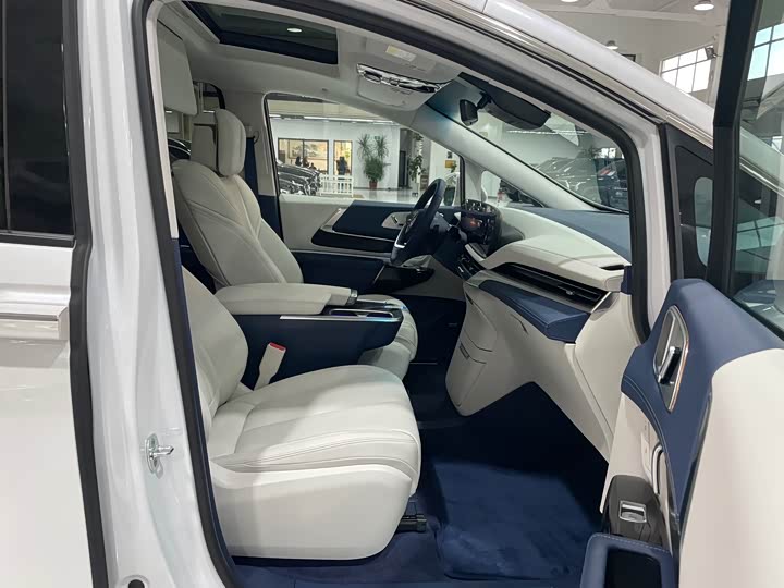 Buick GL8 Century 2025 2025款 2.0T 六座蕴世版