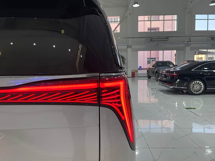 Buick GL8 Century 2025 2025款 2.0T 六座蕴世版