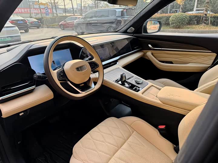 Geely Monjaro 2025 2025款 东方曜 2.0TD 自动四驱望月版