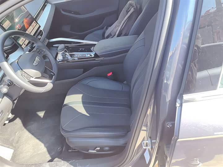 Geely Preface 2025 2025款 东方曜 2.0TD 望月版