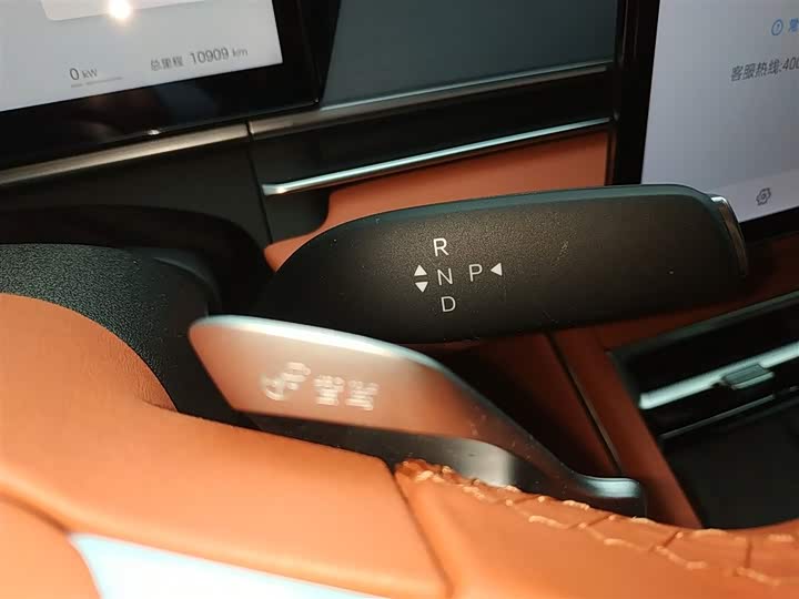 BYD Tang L 2025 2025款 EV 600KM四驱激光雷达旗舰型