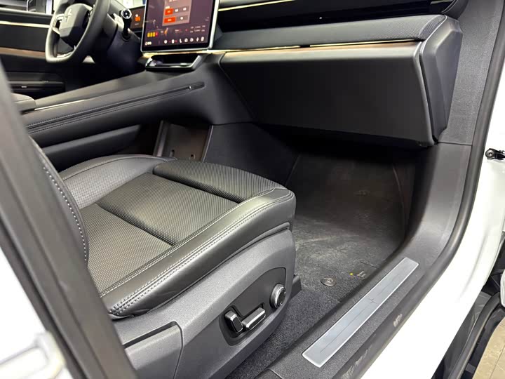 Polestar 4 2024 2024款 单电机标准续航PLUS 双星互联版