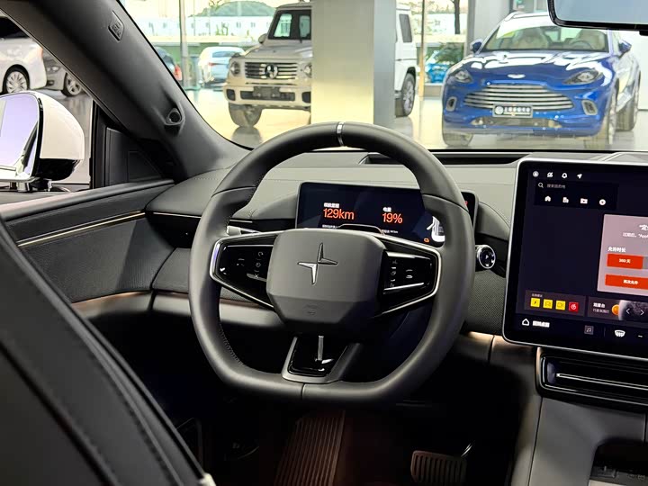 Polestar 4 2024 2024款 单电机标准续航PLUS 双星互联版