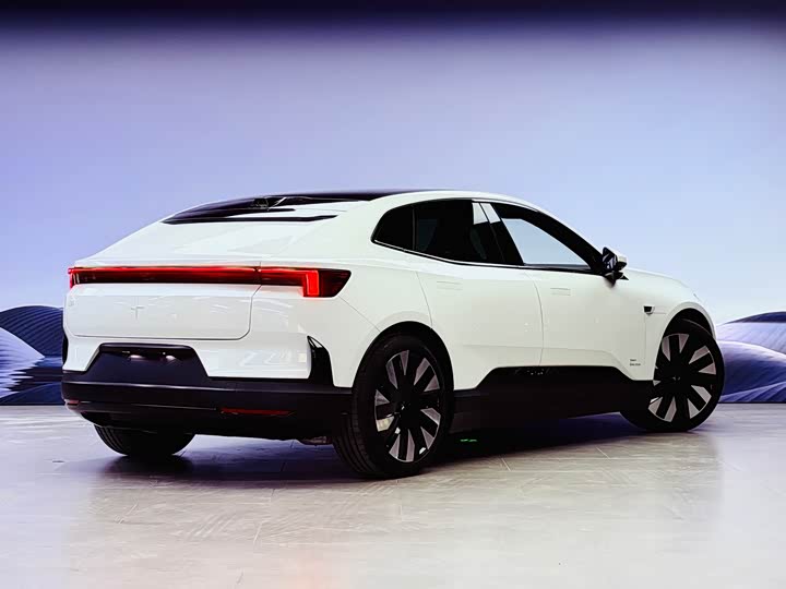 2024 Polestar 4