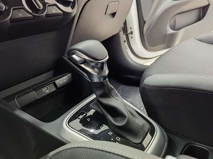 Kia KX1 2021 2021款 1.4L 自动趣享版