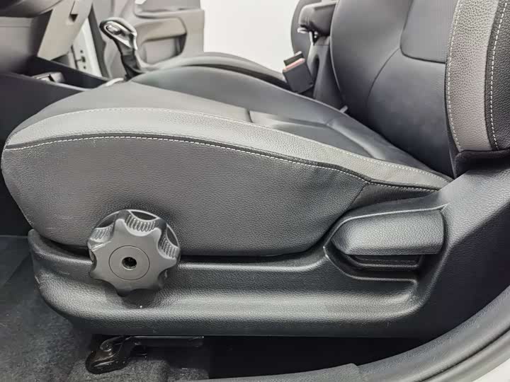 Kia KX1 2021 2021款 1.4L 自动趣享版