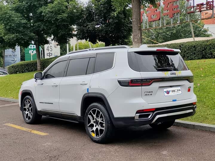 Jeep Grand Commander 2022 2022款 2.0T 两驱豪华版