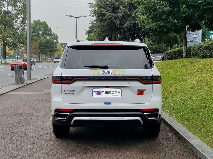 Jeep Grand Commander 2022 2022款 2.0T 两驱豪华版