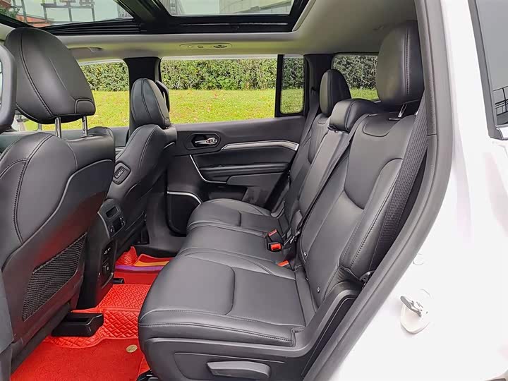 Jeep Grand Commander 2022 2022款 2.0T 两驱豪华版