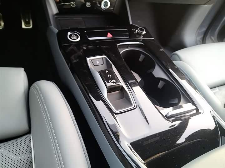 Audi Q6L e-tron 2026 2026款 首发领航版