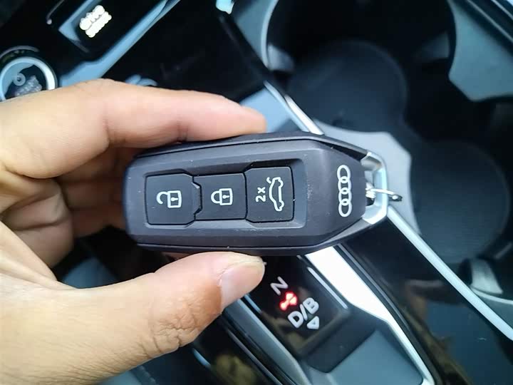 Audi Q6L e-tron 2026 2026款 首发领航版