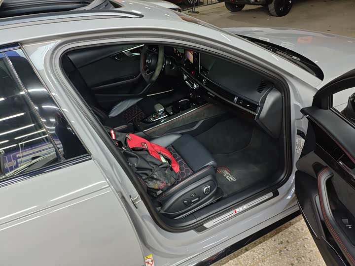 Audi RS 4 2022 2022款 RS4 Avant 黑曜版