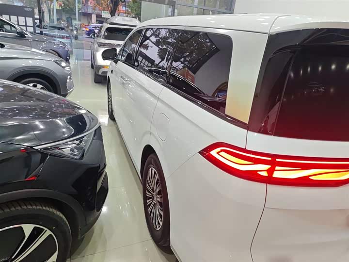 BYD Xia 2025 2025款 DM-i 1.5T 180km 超越型