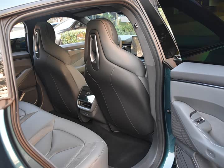 XPeng P7 2025 2025款 750 四驱高性能 Ultra