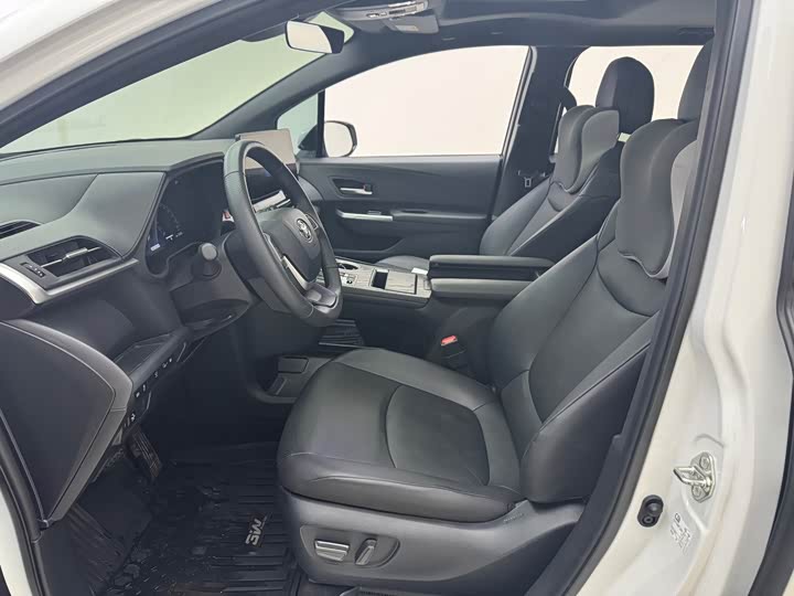 Toyota Granvia 2024 2024款 2.5L混动 尊贵PLUS版