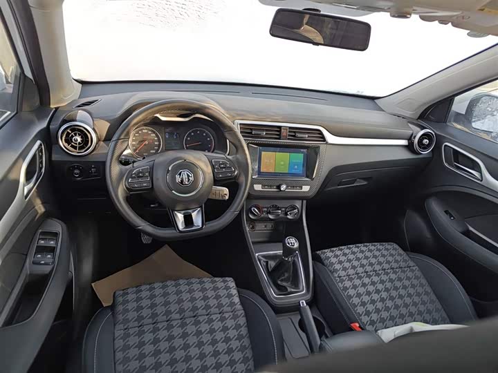 MG Motor ZS 2020 2020款 全球百万畅销款 1.5L 手动65寸巨幕天窗版